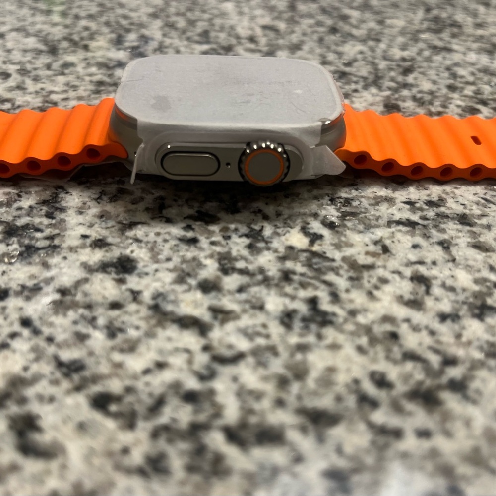 Apple Watch Ultra - Picture 2 of 2